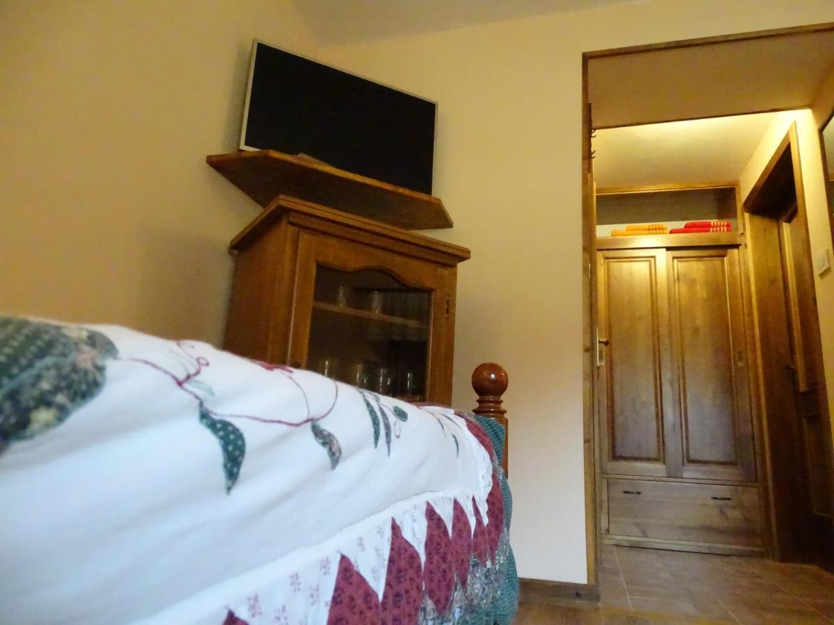 Apartmaji Pr-Gujlu Sela Nad Podmelcem 5220 Tolmin Podmelec エクステリア 写真