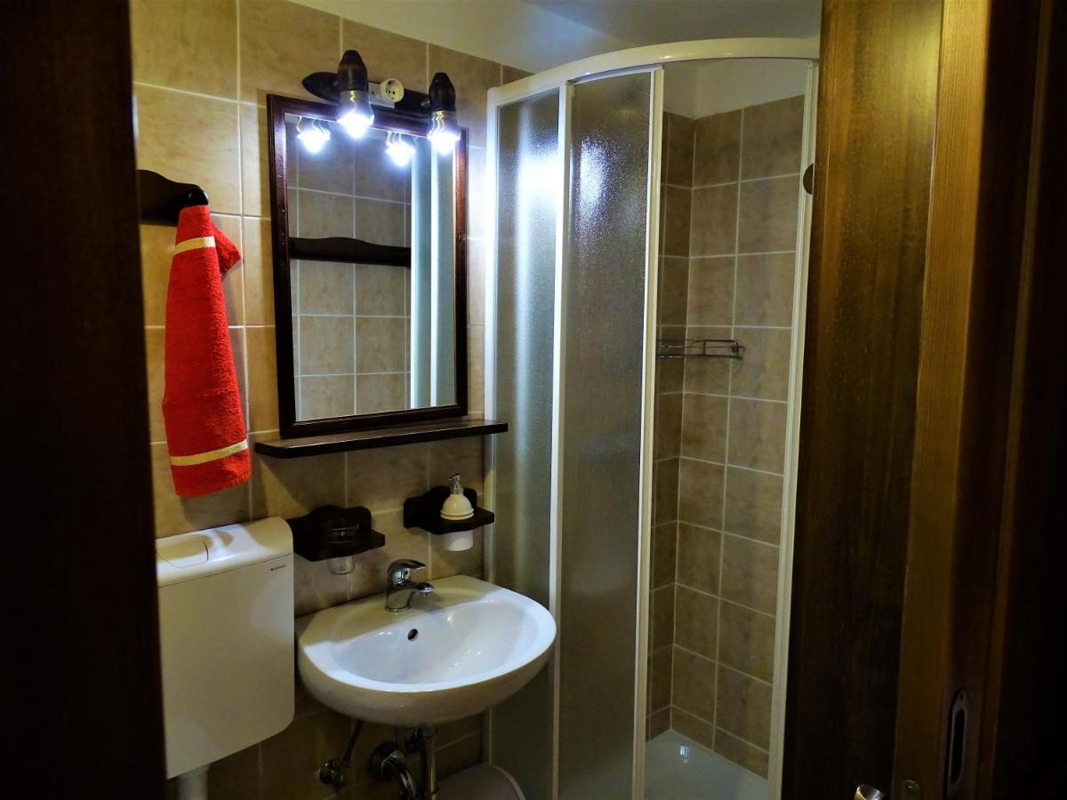 Apartmaji Pr-Gujlu Sela Nad Podmelcem 5220 Tolmin Podmelec エクステリア 写真